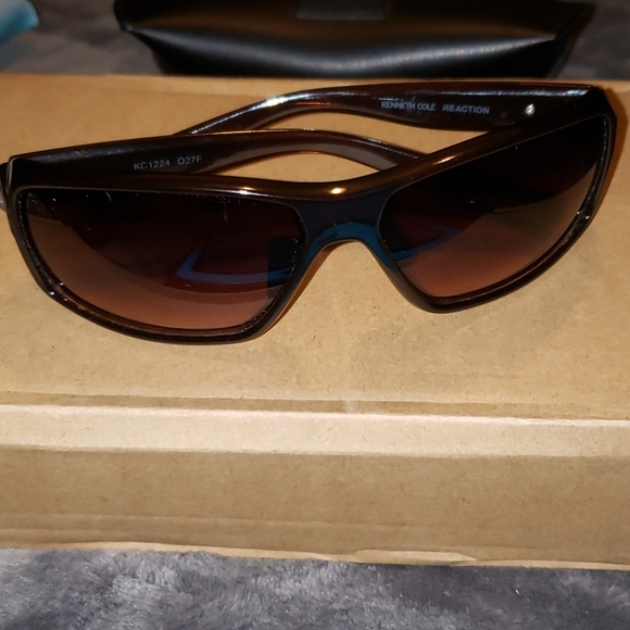 Kenneth Cole Reaction sunglasses - Picture 1 of 4